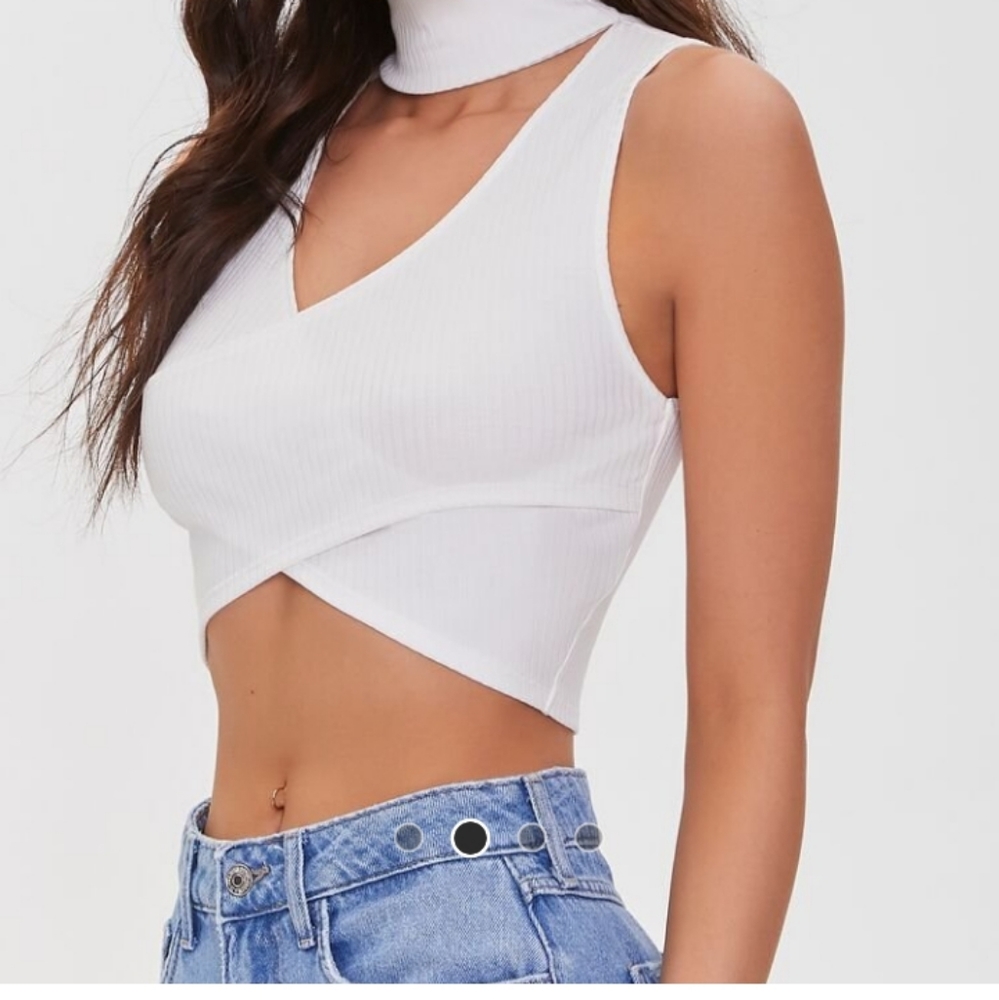 White ribbed crossover cutout crop top - Picture 5 of 5
